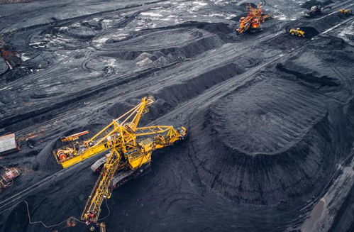 從一噸煤炭的價(jià)格，到賀蘭山千年地火的警示 資源價(jià)值與生態(tài)之殤